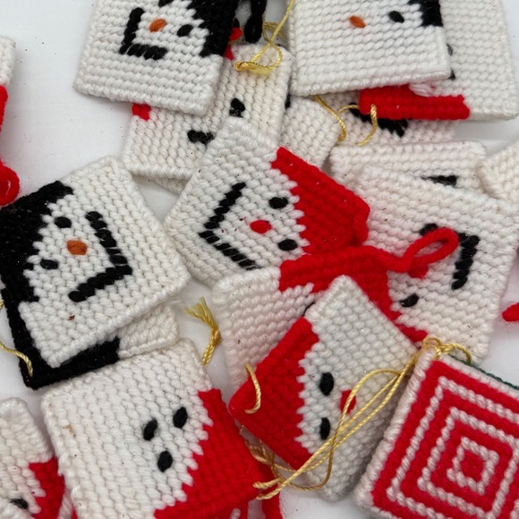 VTG  Handmade Christmas Ornaments Knit Plastic Canvas Santa Snowman 50 pc Lot‎ - Picture 3 of 6
